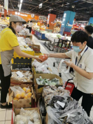 大连家乐福苏宁物流专车专程为封闭小区配送保障生鲜品质
